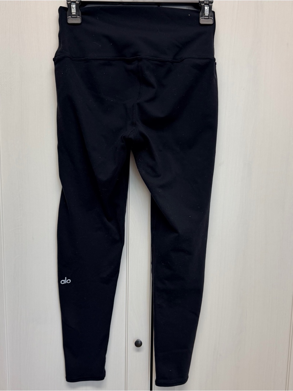 Alo Woman’s Black Active Leggings - Picture 4 of 6